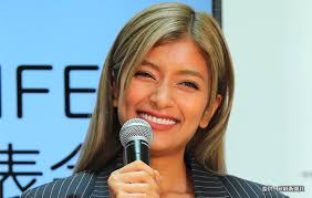 ローラ