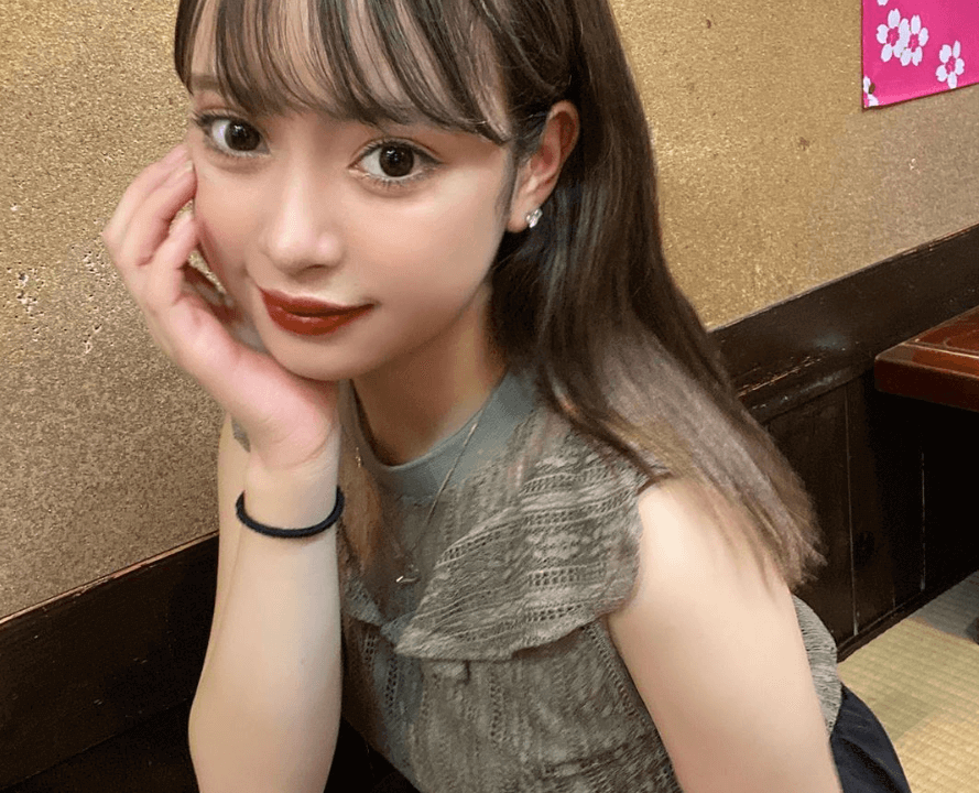 マリア愛子はインスタ画像では歯並びも唇も違和感なし