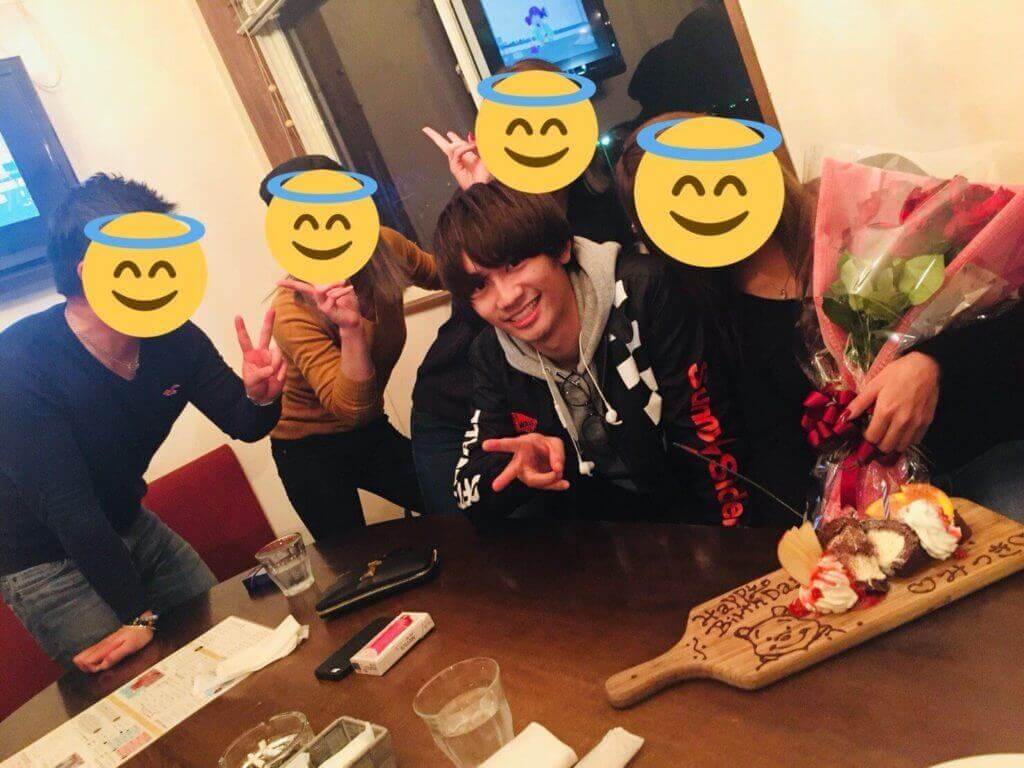 藤原丈一郎と藤原丈一郎と彼女?”みつき”と噂される女性の写真