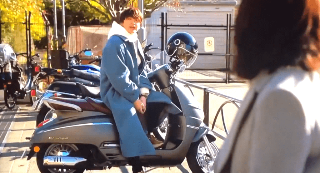 玉森裕太が『オーマイボス』でバイクに乗るシーン