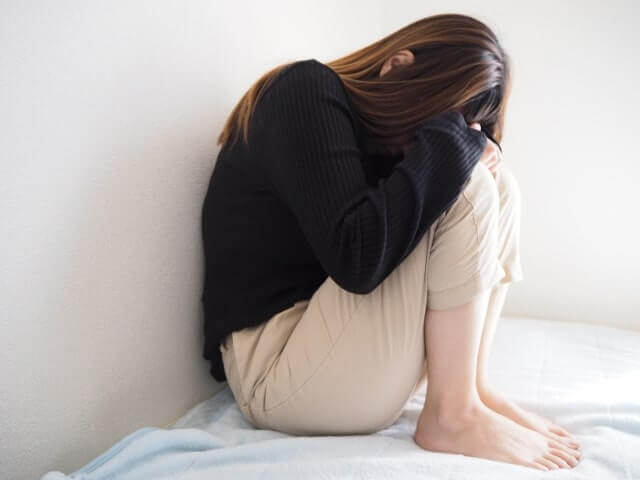 華原朋美の目がうつろなのは精神疾患?
