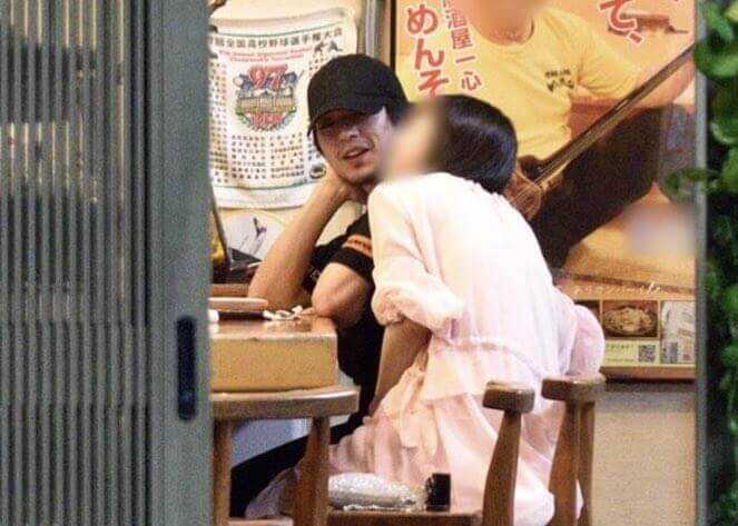 新田真剣佑が沖縄デートしていた熱愛彼女は誰?
