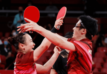 ⑥水谷隼の衣装ミスを伊藤美誠がカバー