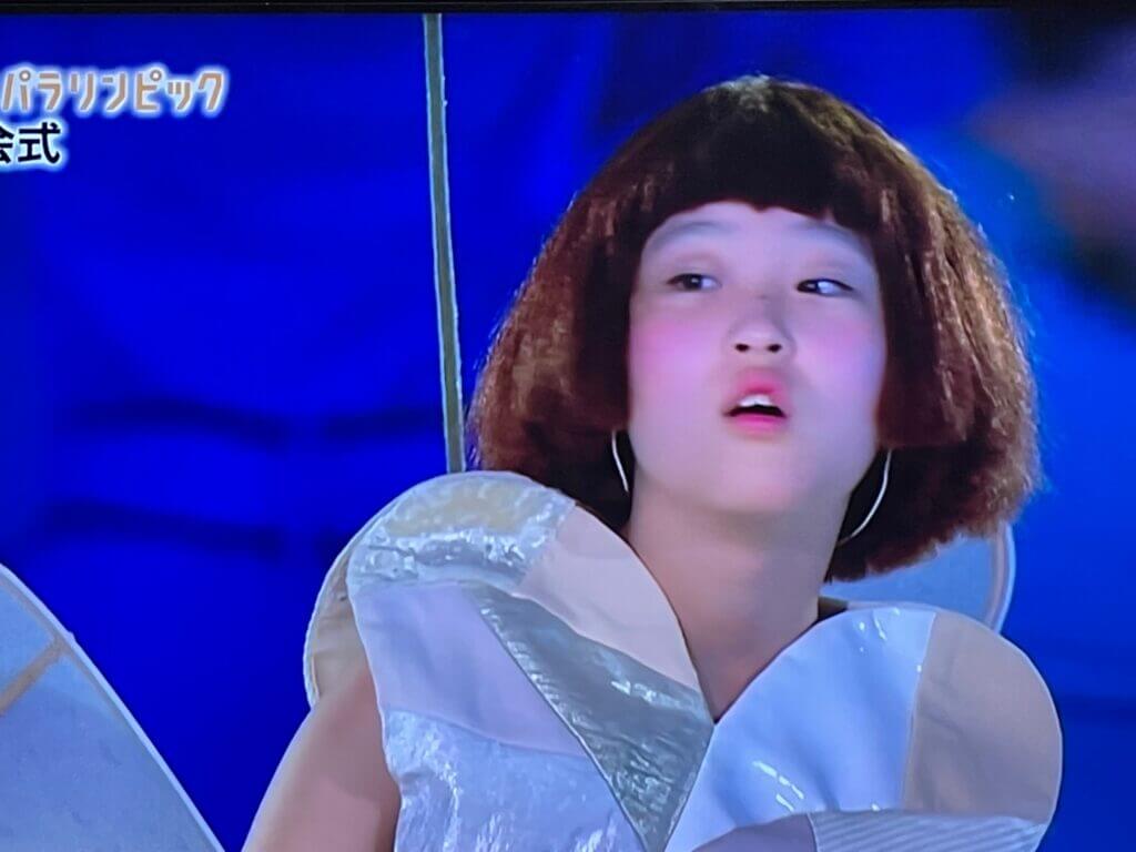 東京パラリンピック開会式の片翼飛行機の女の子は誰?
