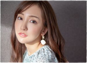 【比較画像】板野友美の整形疑惑を子供時代から検証!顔変化はいつから?