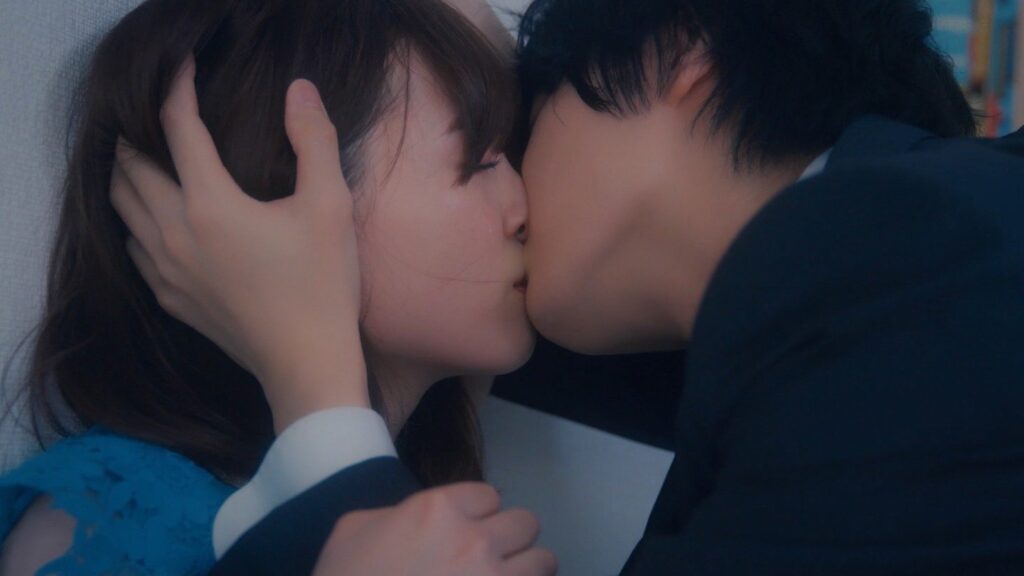 福原遥_桜田通_コーヒー&バニラ_キス2